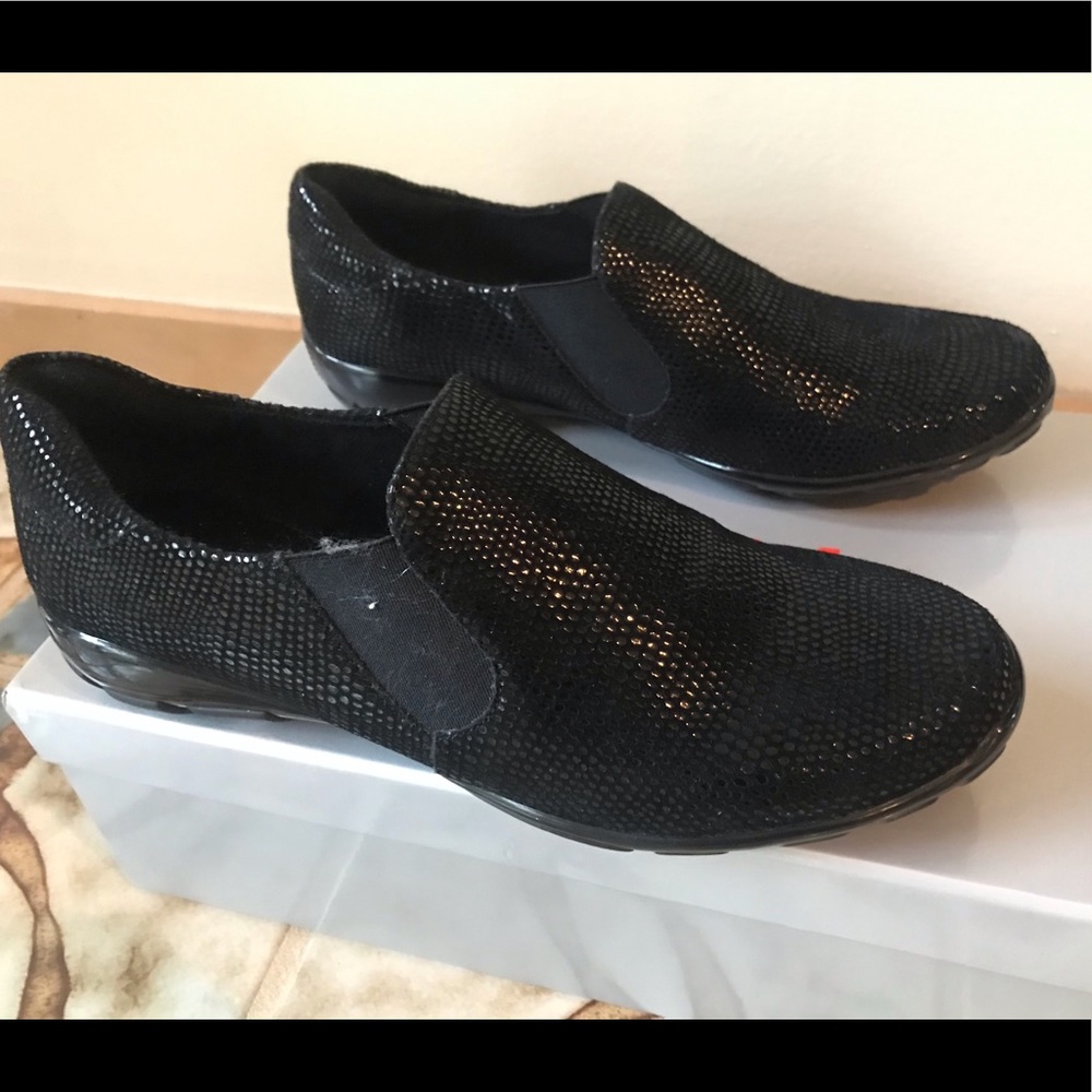 Vaneli sport womens shoe